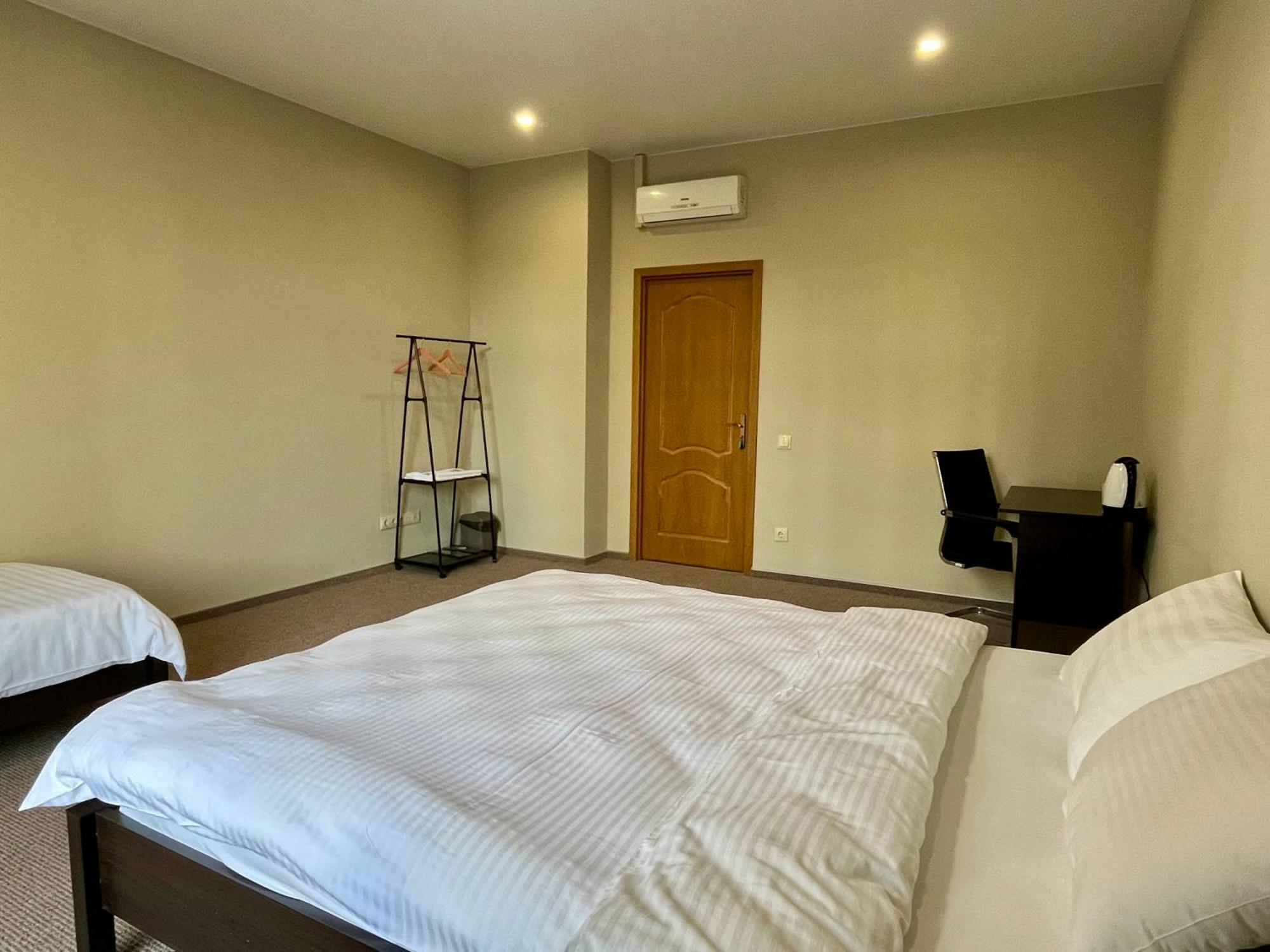 4Room Hostel Kiev Dış mekan fotoğraf
