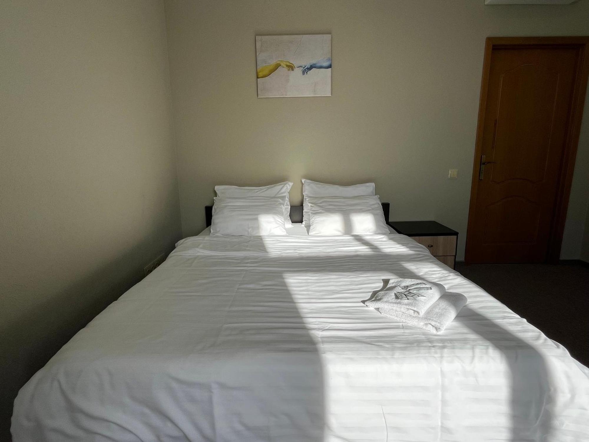4Room Hostel Kiev Dış mekan fotoğraf